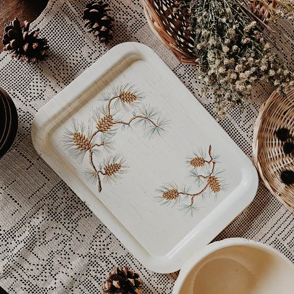 Vintage Set Of 4 Mid-Century Cream Metal Serving Trays - Picture 5 of 5